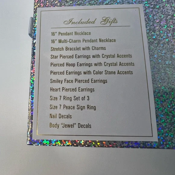 NWT Macy’s 12-Pc. Holographic Advent Calendar Twelve Days of Smiles Gift Set - Picture 13 of 14